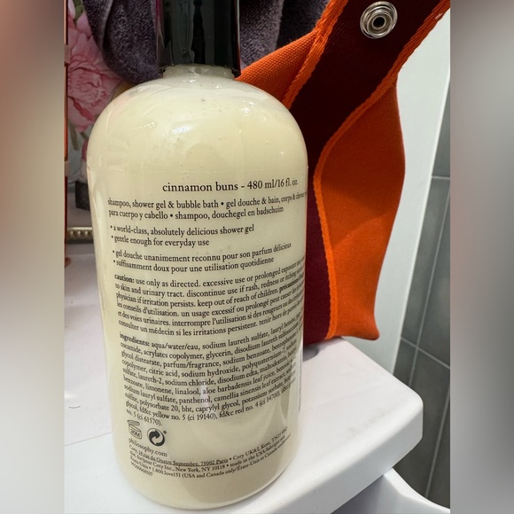 Philosophy Cinnamon Buns Soap. π (480 ML) - Picture 2 of 3